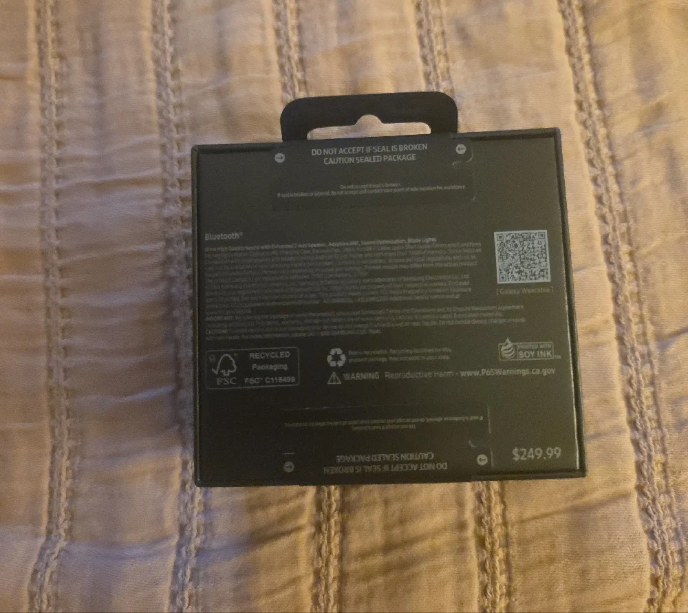Samsung Galaxy Buds3 Pro Packaging – Silver....not Black